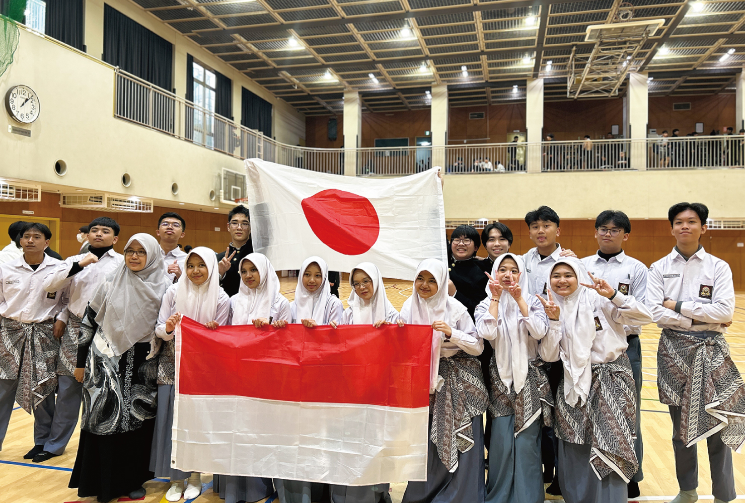 インドネシアの高校との交流会。お互いの文化を発表しあったり、折り紙や書道、柔道等を経験してもらった