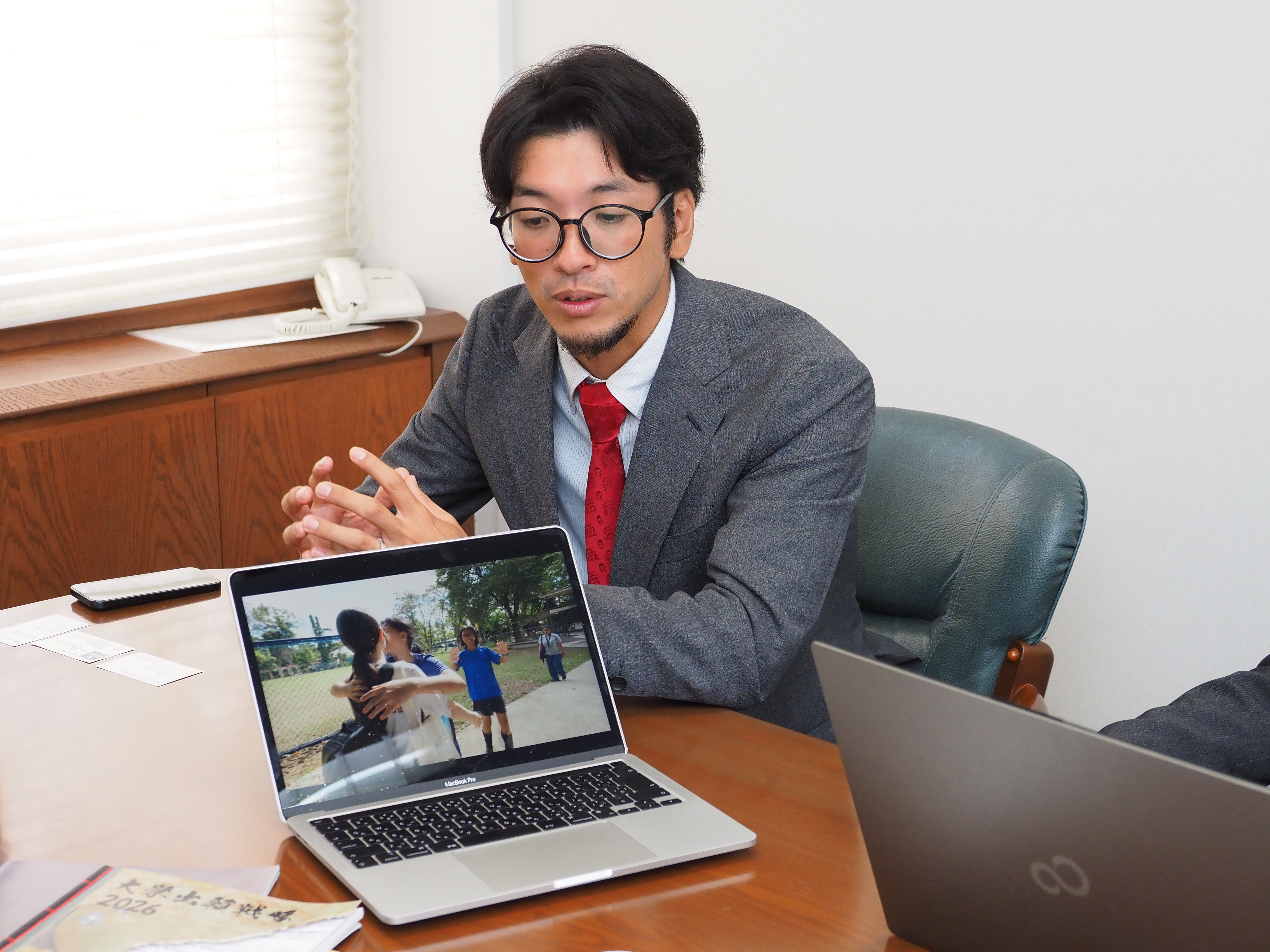 海外研修プログラムについて語る中野先生