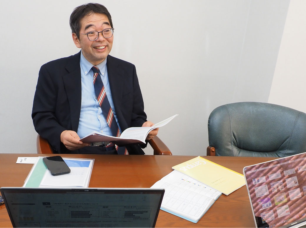 実際のSSノートなどを見ている広野先生